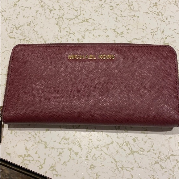 Michael Kors purse with matching wallet. (real) - Picture 2 of 8